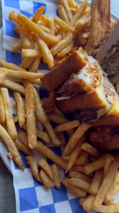 5th Quarter Bar & Grill - Sports Bars Near Me - Van Meter, Iowa