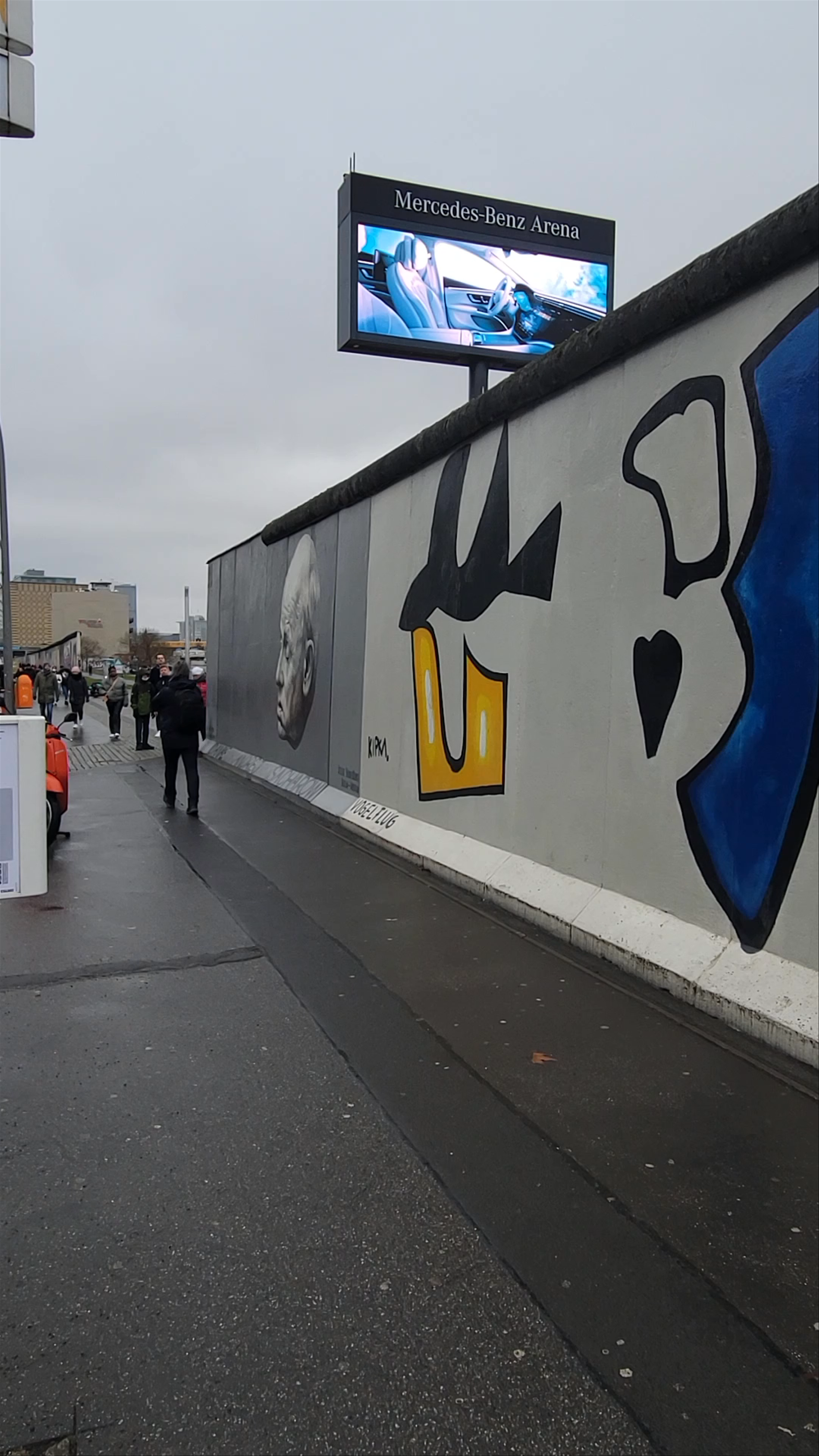 Exploring East Side Gallery: Berlin's Vibrant Street Art Legacy