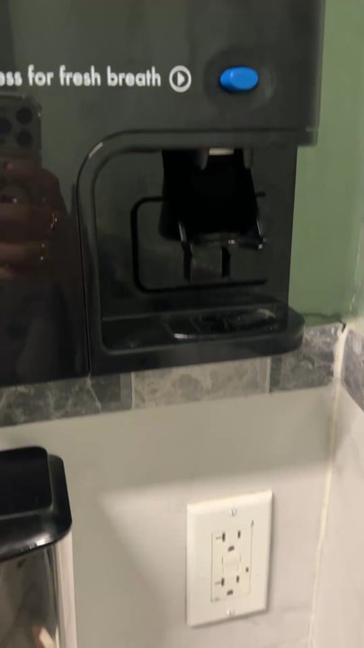 Mangiafoglie - Bathroom has a mouthwash station! - Pizza Near Me - Long Beach, California