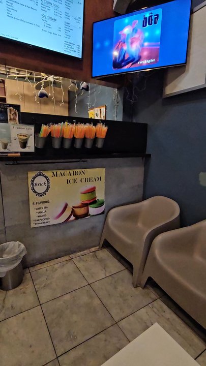 Boba Loca - Inside of the place - Coffee & Tea Near Me - Burbank, California