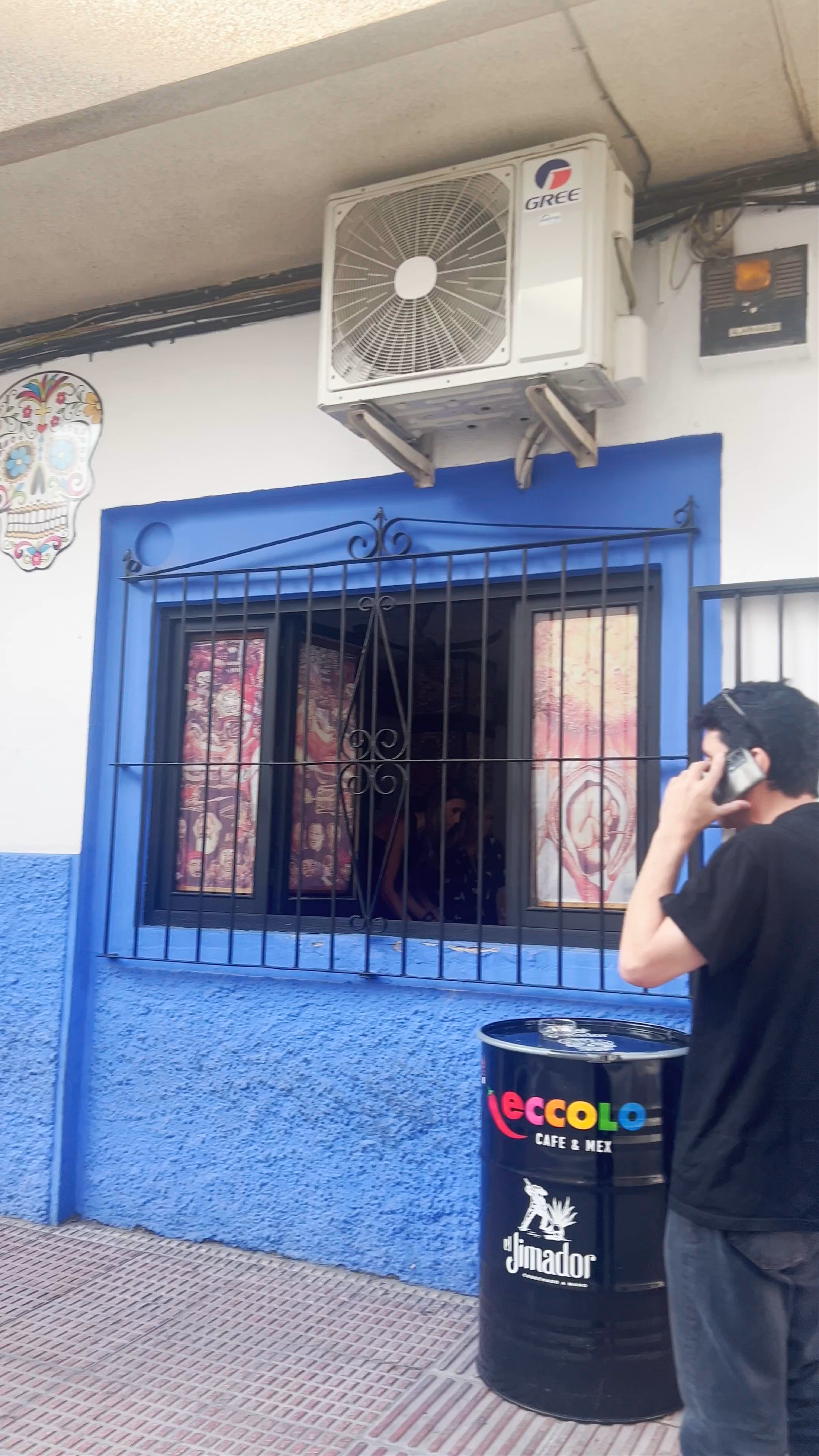 Café Eccolo: Vibrant Mexican Flavors and Lively Vibes in Santa Pola