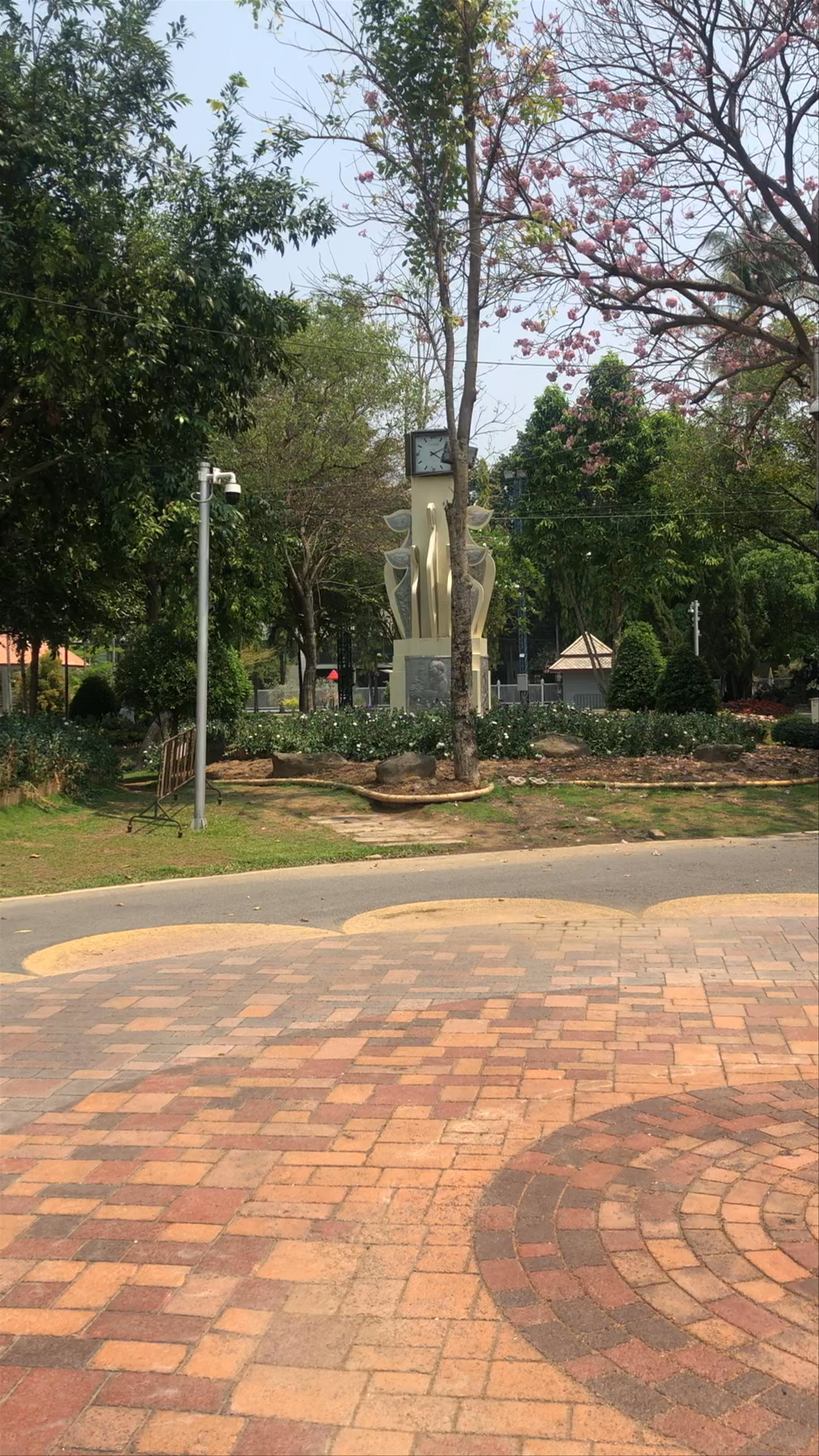 Buak Hard Public Park: Lush Urban Oasis in Chiang Mai