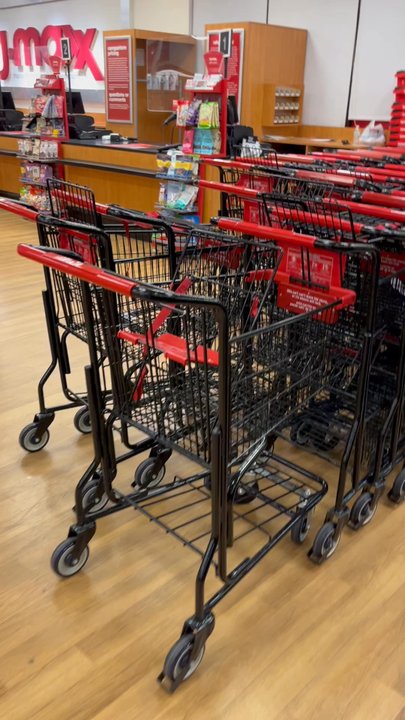 T J Maxx - 01/31/2024 lots of shopping carts in here - Department Stores Near Me - Henderson, Nevada