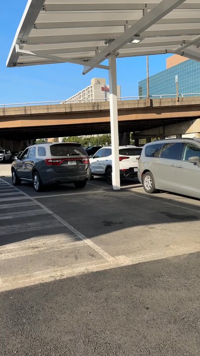 Avis - Car Rental Near Me - Arlington, Virginia