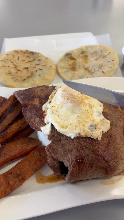Rosa's Cafe - Latin American Near Me - Avenel, New Jersey