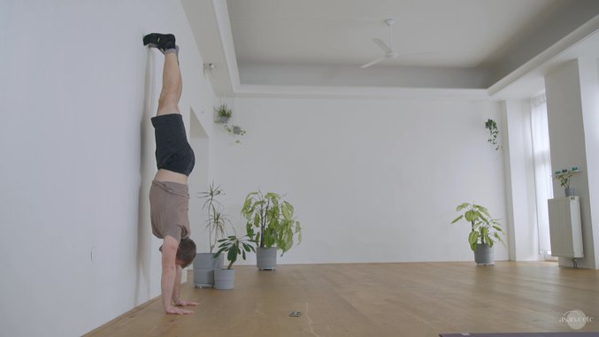 Handstands for Beginners & Intermediates with Marek