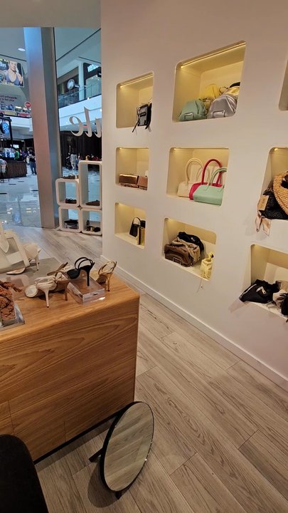 Steve Madden Shoes - Inside the store - Shoe Stores Near Me - Glendale, California