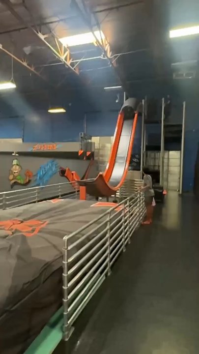 Sky Zone Trampoline Park - Slide - Trampoline Parks Near Me - Phoenix, Arizona