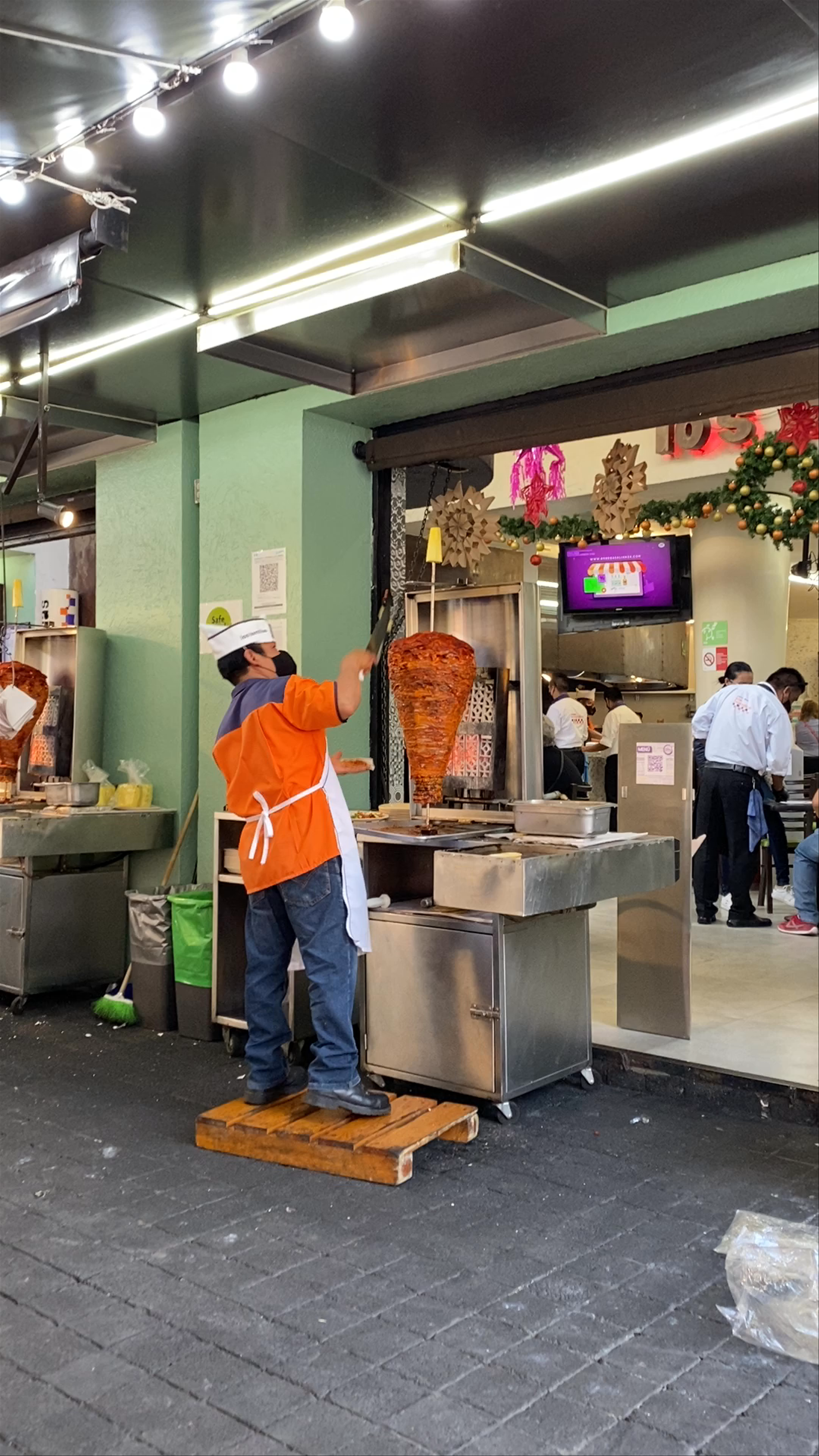 Authentic Tacos al Pastor Experience in Narvarte, Mexico City