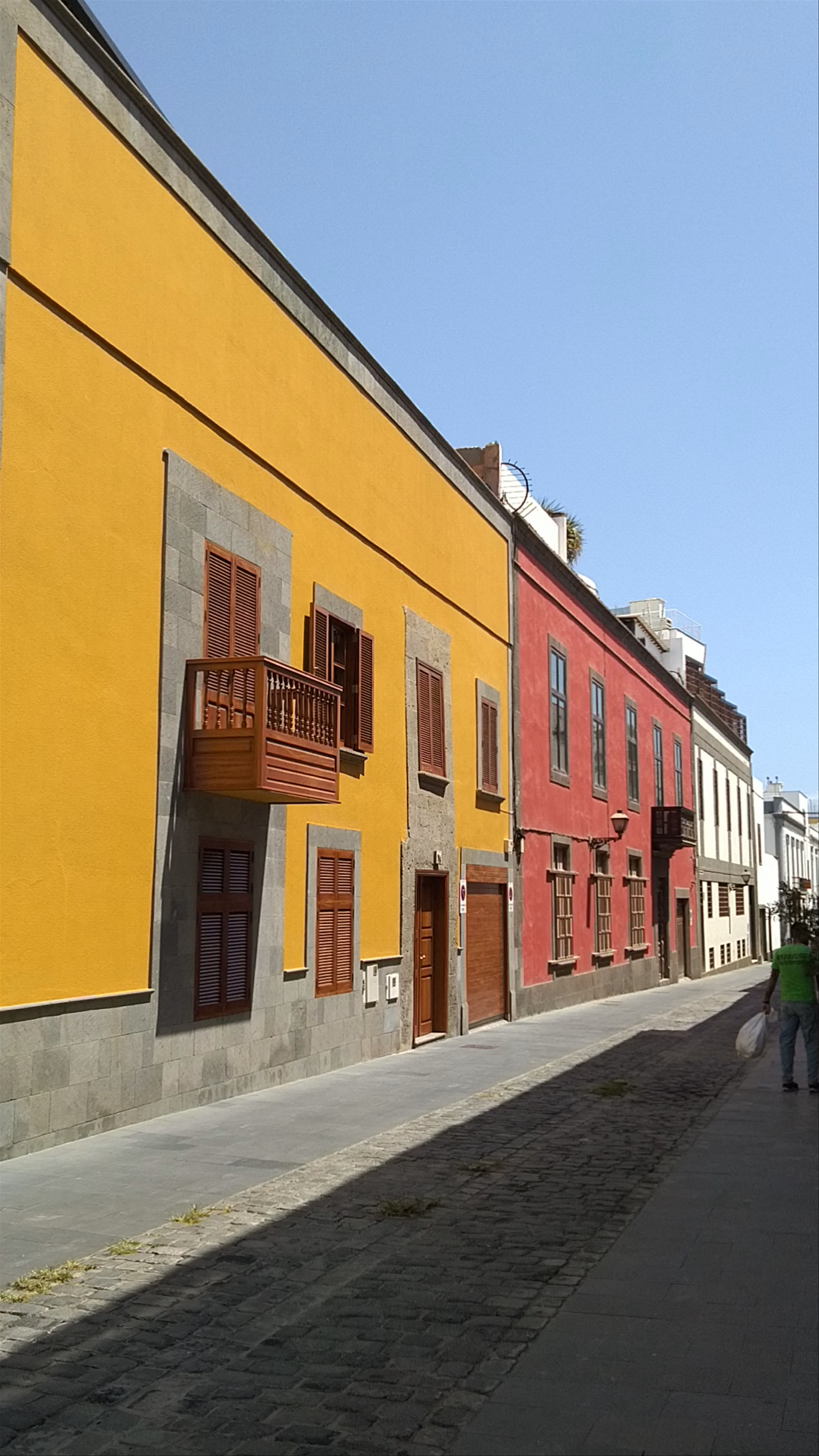 Colorful Streets of Calle Espíritu Santo, Las Palmas de Gran Canaria