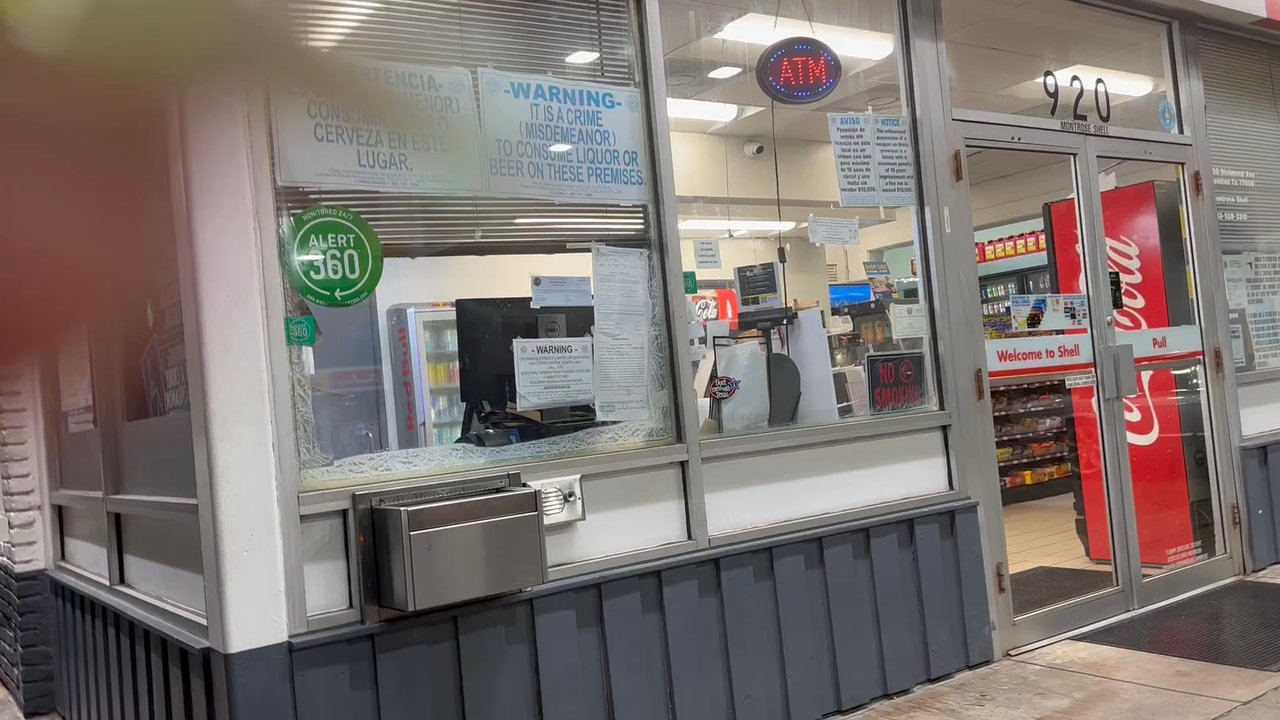 Shell Service Stations - NO sign of life early this AM, 4/16/24. I was there 10-15mins typing this review...& no one to be seen. WEIRD WEIRD WEIRD! - Gas Stations Near Me - Houston, Texas