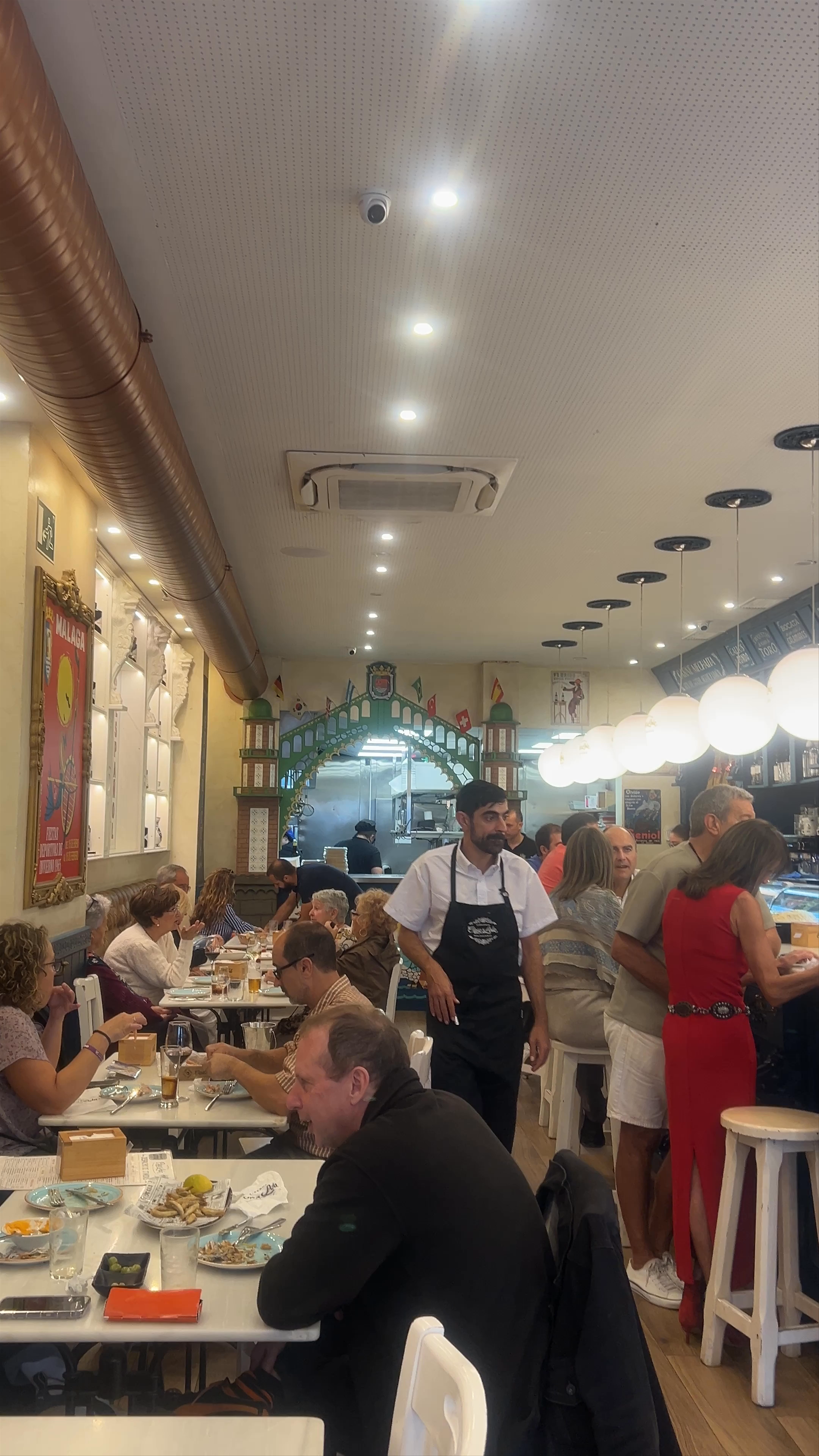 Casa Lola: Vibrant Tapas Experience in Málaga