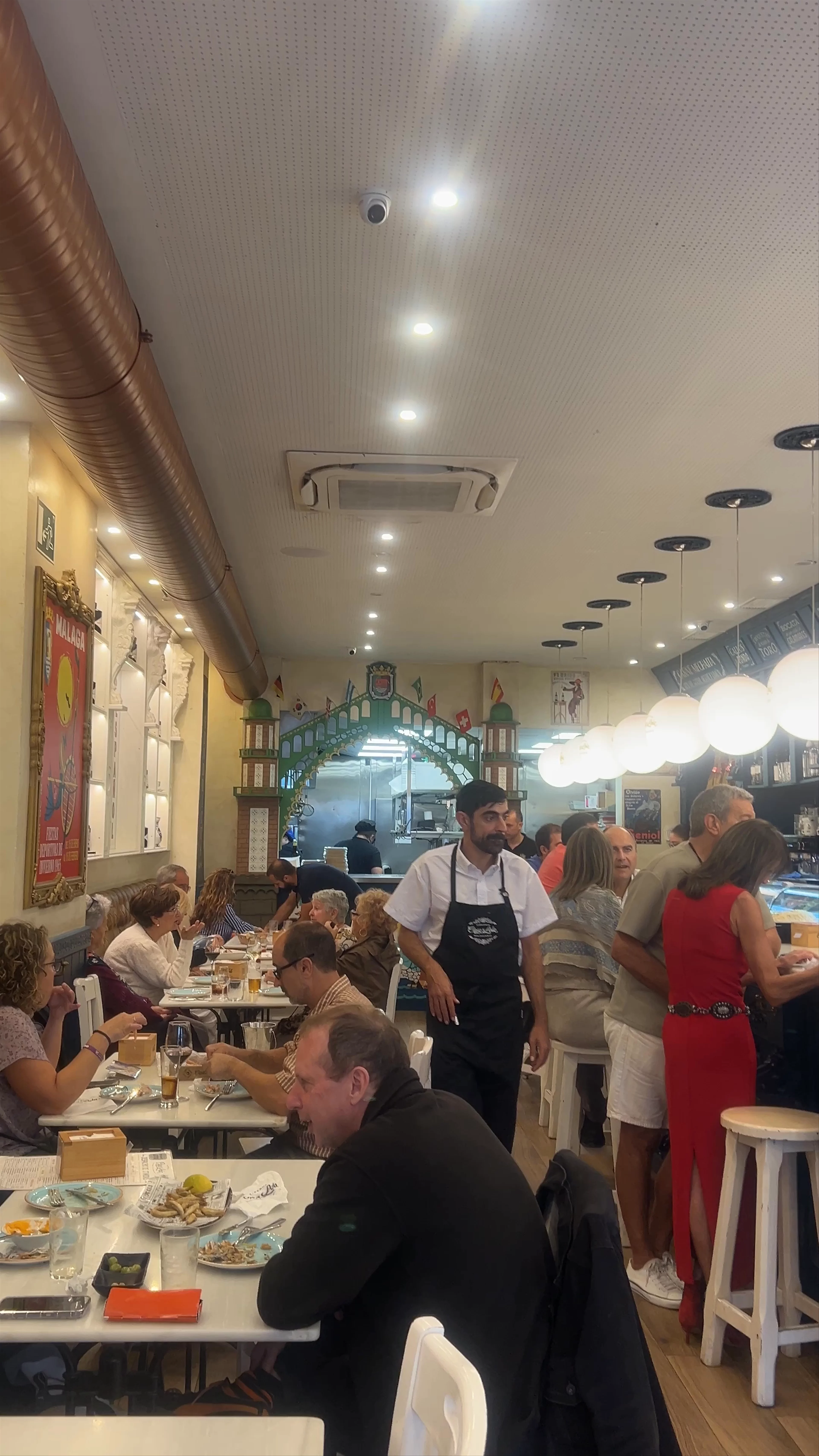 Casa Lola, Calle Granada