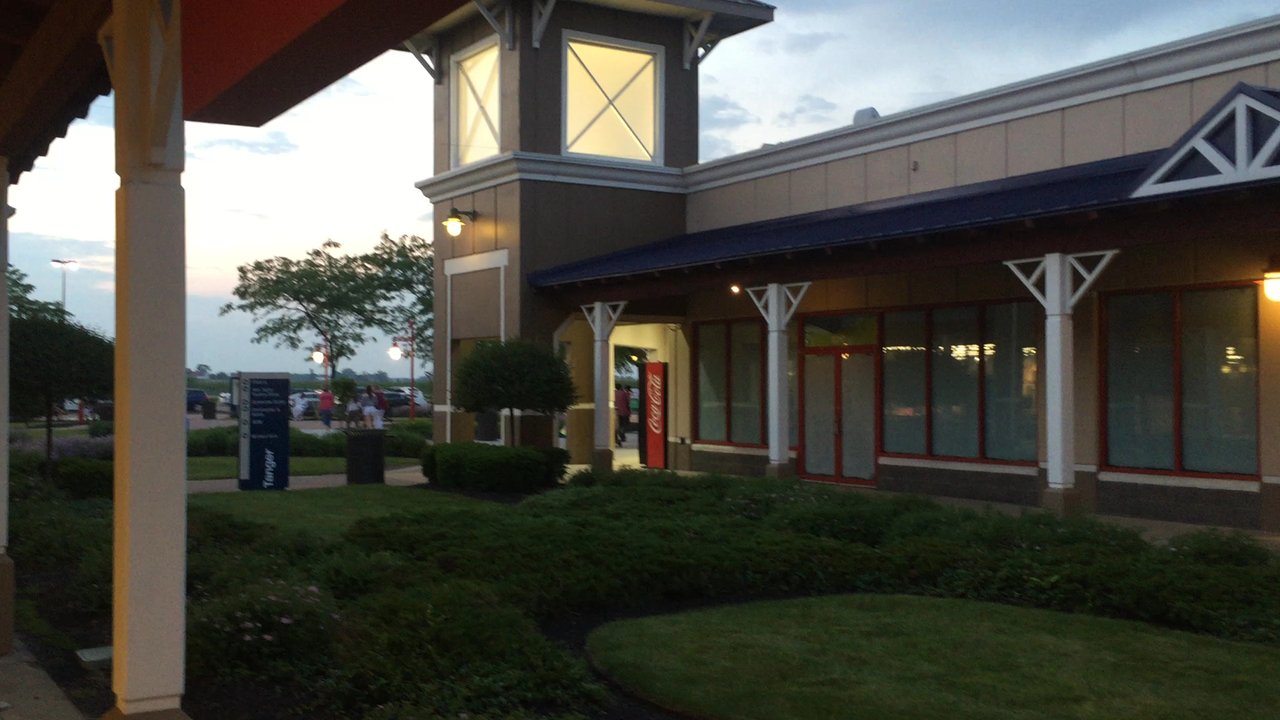 Destination Outlets - A beautiful night at the outlets - Outlet Stores Near Me - Jeffersonville, Ohio