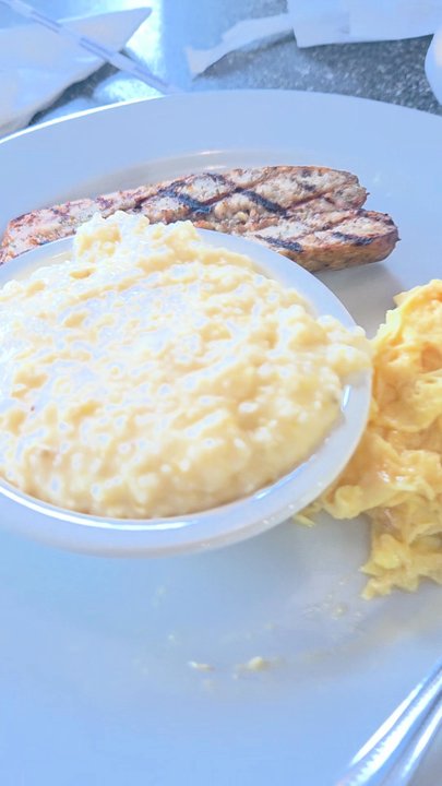Thumbs Up Diner - Grits Eggs Pancakes Sausage - Breakfast & Brunch Near Me - Atlanta, Georgia