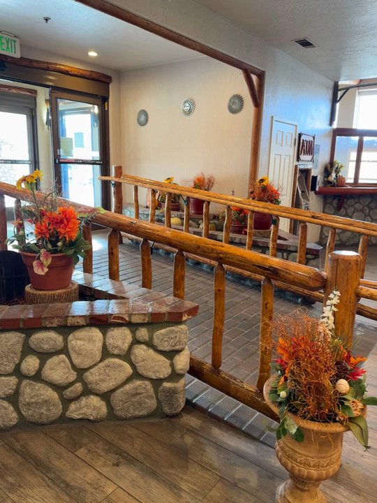 Holiday Inn The Lodge at Big Bear Lake - Big Bear, CA