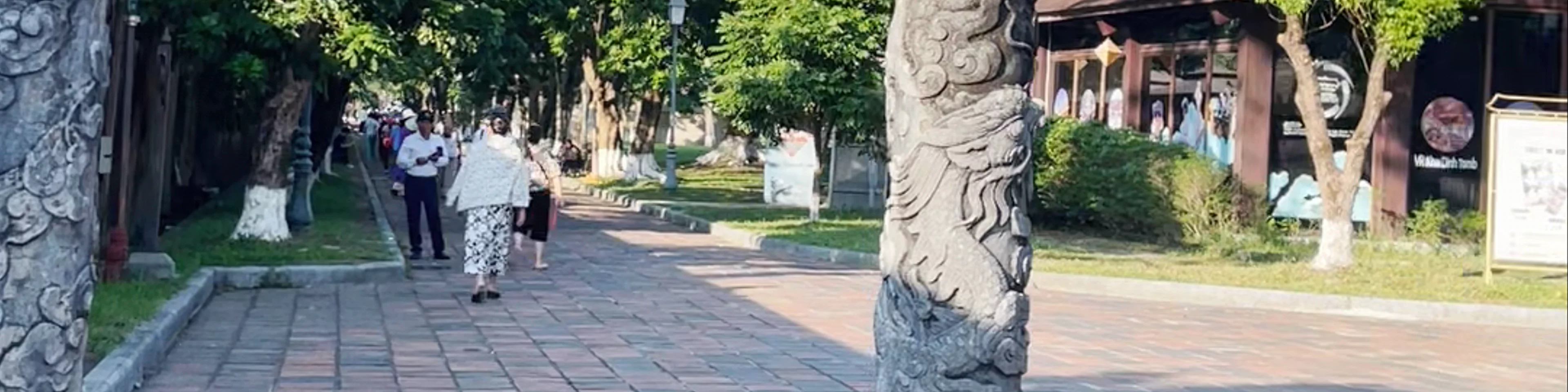 Nghi môn Nhật Tinh (日精門)