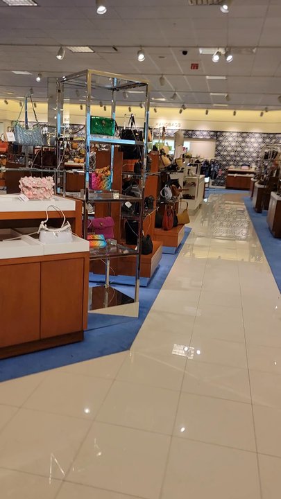 Von Maur - Department Stores Near Me - Oklahoma City, Oklahoma
