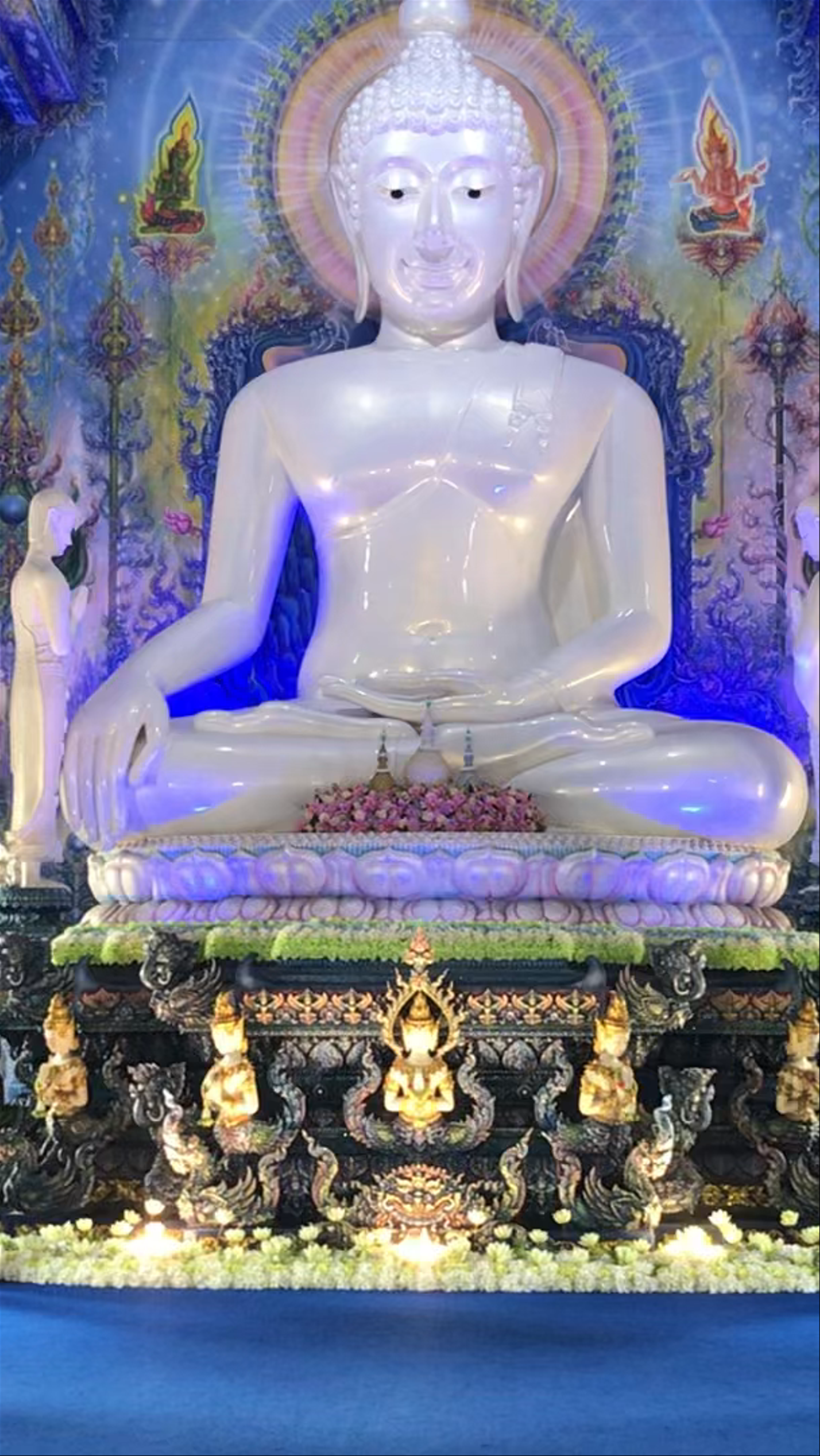 Wat Rong Suea Ten (Blue Temple): Mystical Serenity in Chiang Rai