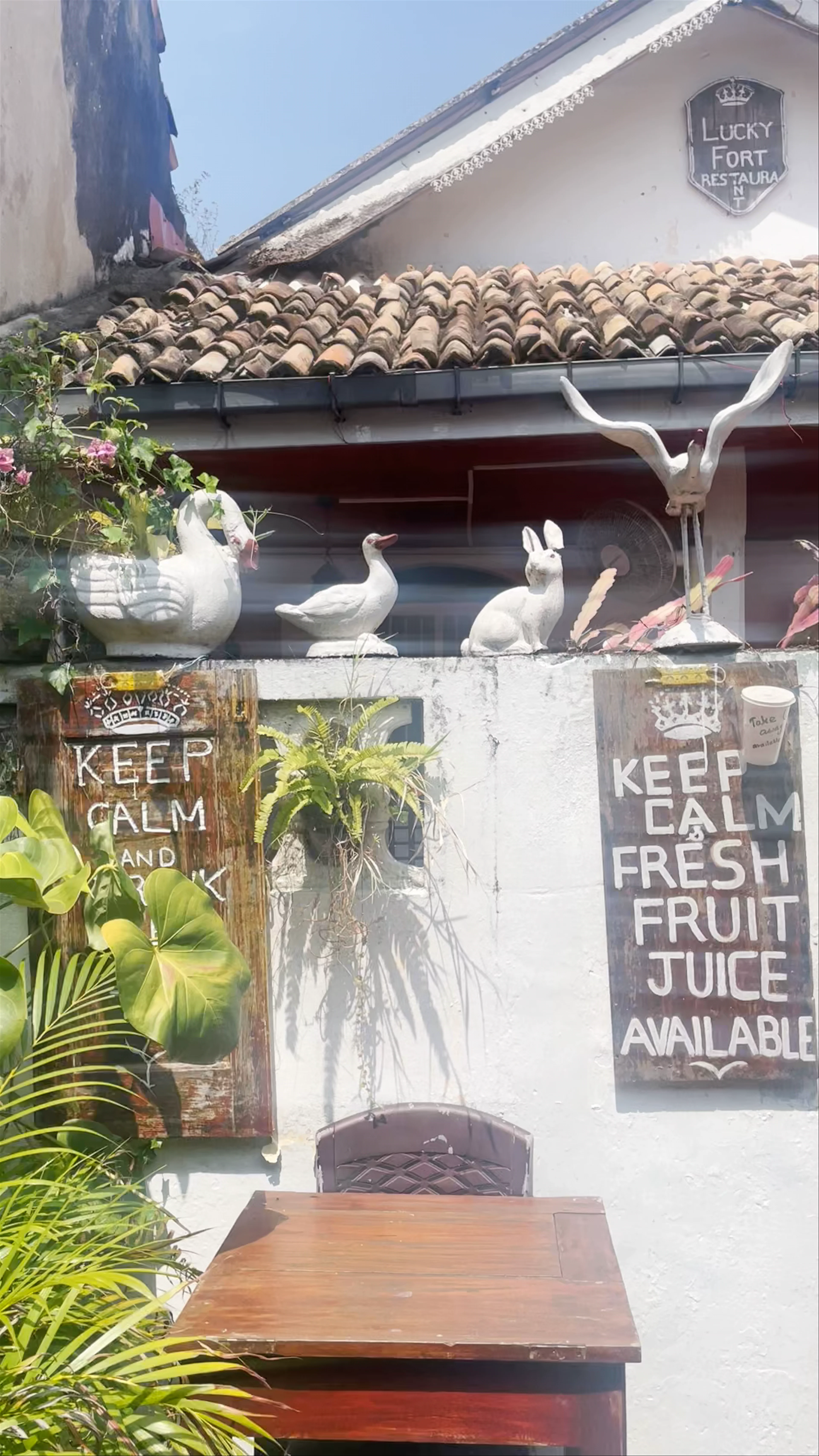 Lucky Fort Restaurant And Cooking Class And Boat Rides