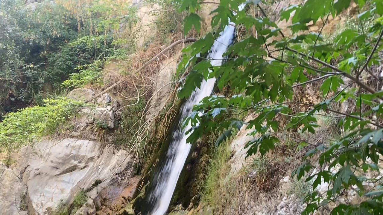 Lewis Falls - Waterfall near the rope - Hiking Near Me