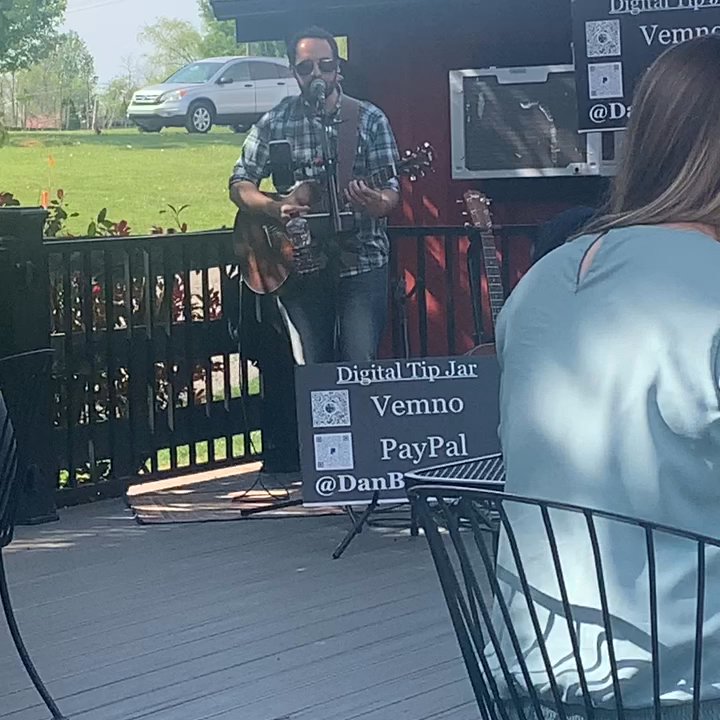 Firefly Cellars - Wineries Near Me - Hamilton, Virginia