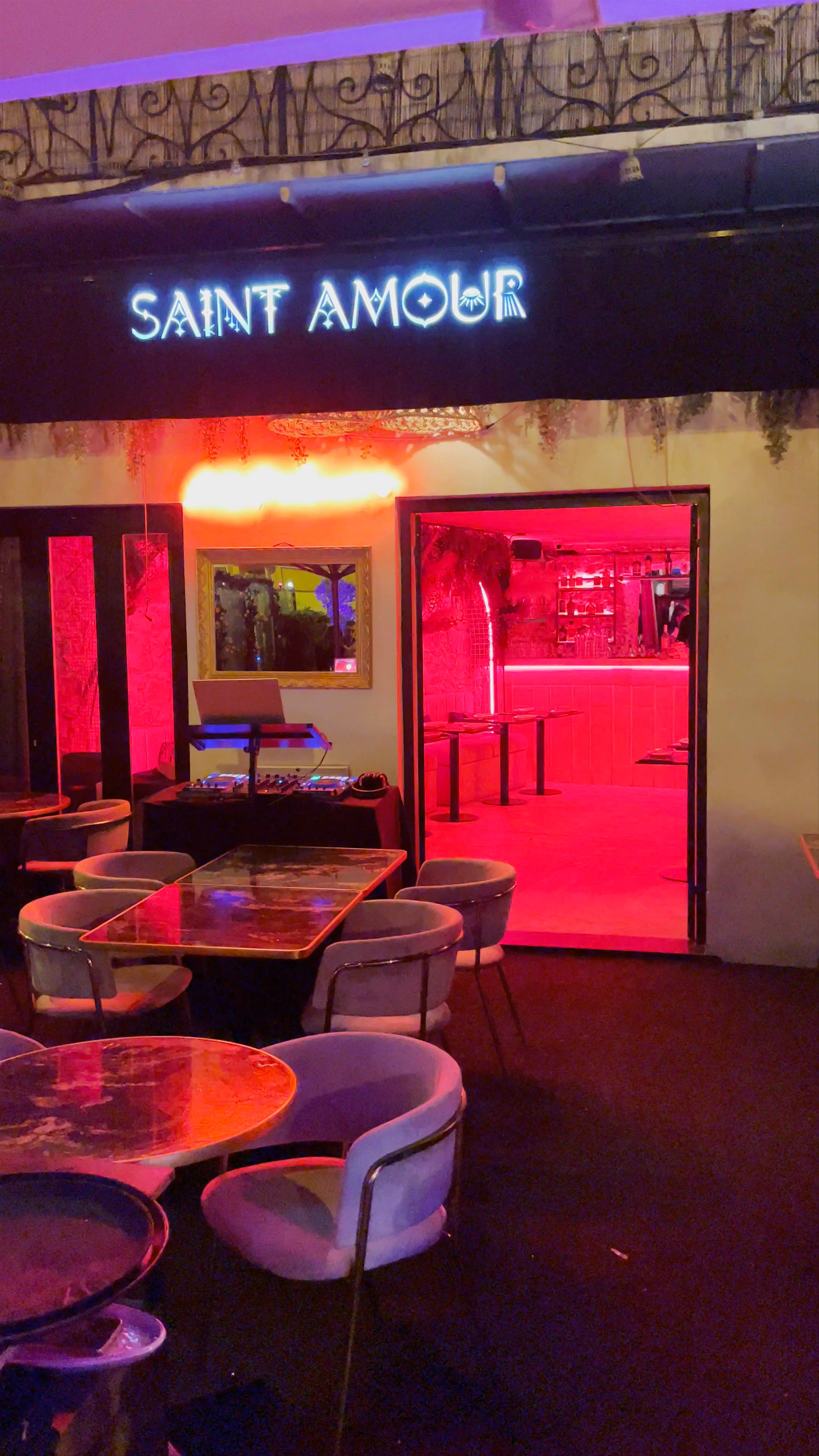 Saint Amour