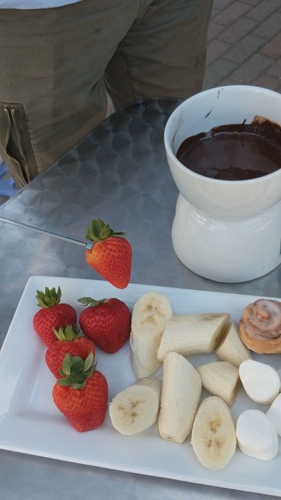 Just Chill - Chocolate fondue - Ice Cream & Frozen Yogurt Near Me - Clinton, New Jersey