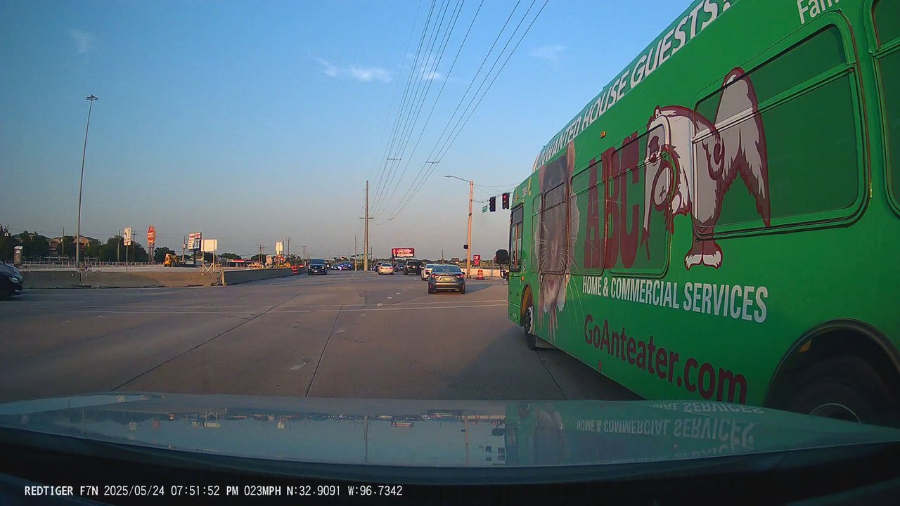 Dart - DART driver "Near Miss" They scared my wife. - Public Transportation Near Me - Dallas, Texas