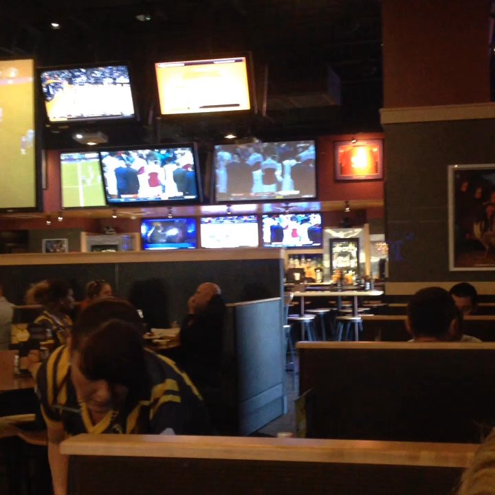 Buffalo Wild Wings - Just indoor activities. - Chicken Wings Near Me - Beaufort, South Carolina