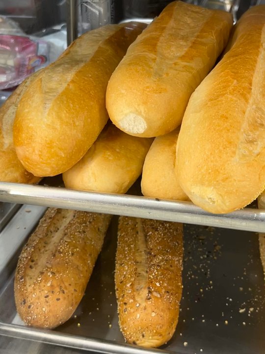 Publix - Bugs in bread - Grocery Near Me - Richmond, Virginia