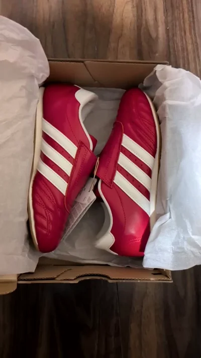 Adidas Sneakers