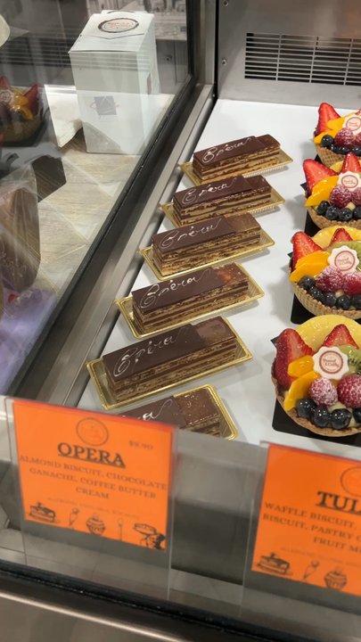Pascal & Cathy Bakery - Desert selections - Bakeries Near Me - Pompano Beach, Florida