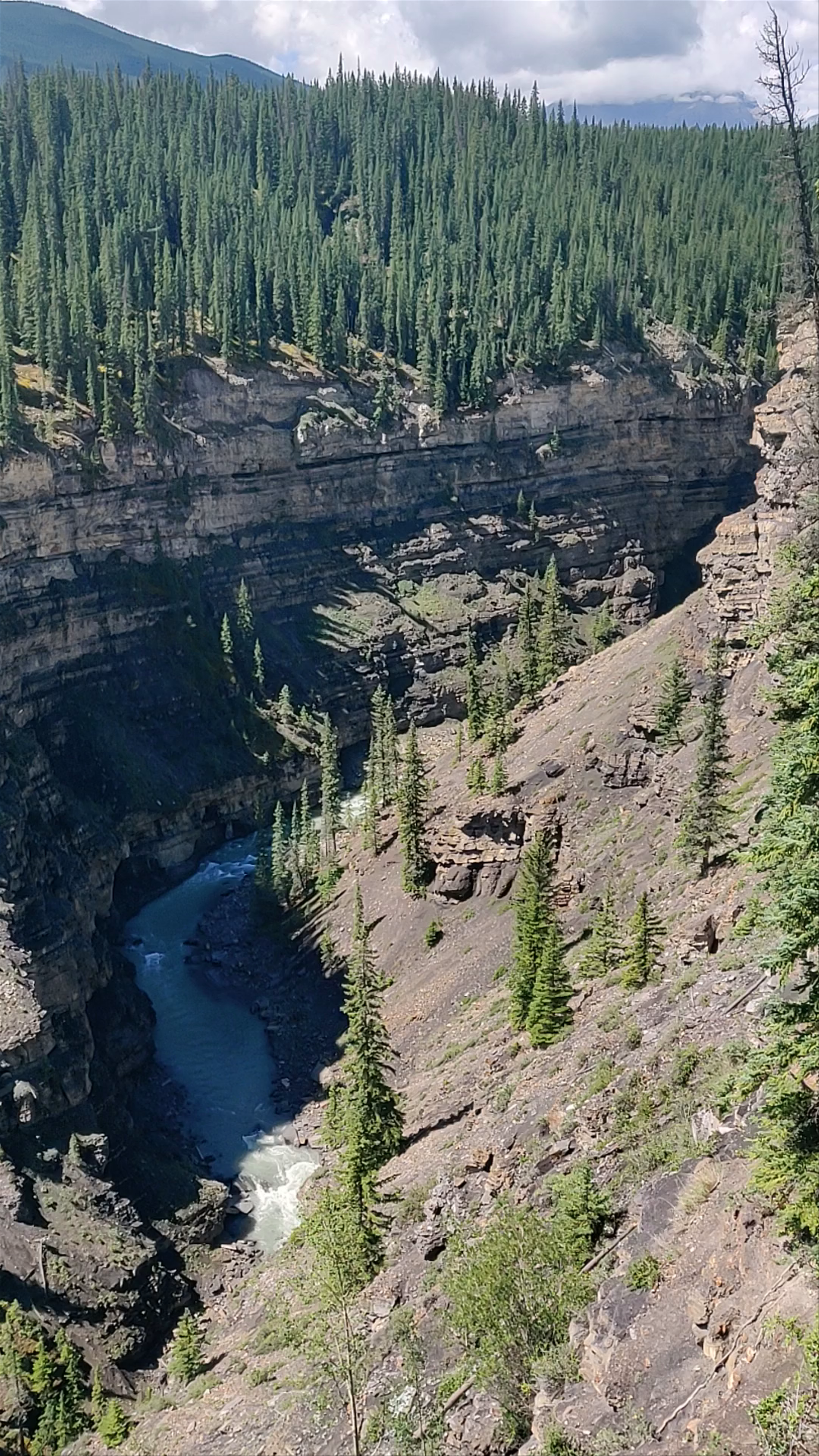 Crescent Falls (Canyon Lookout)