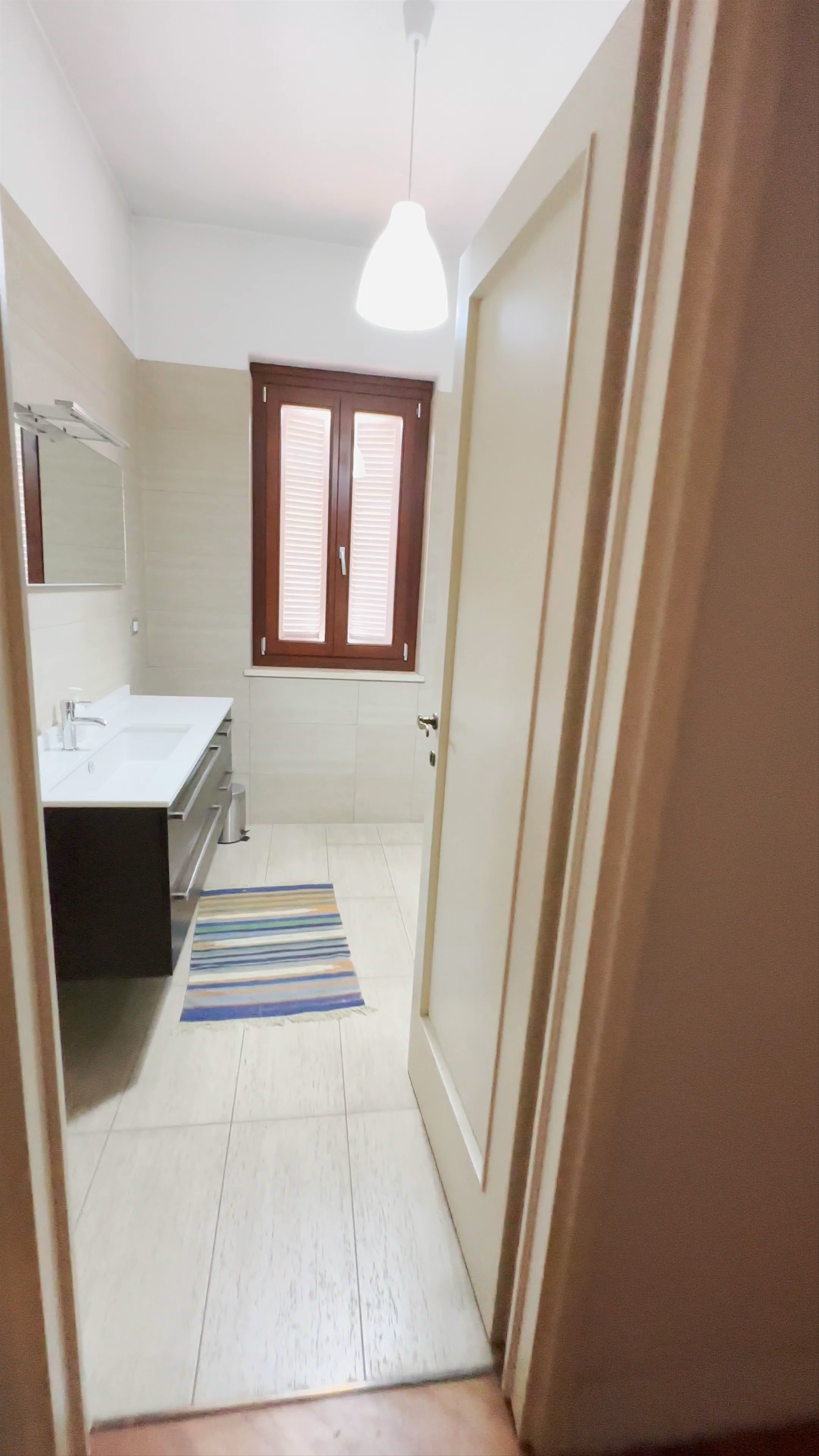 Modern and Cozy Bathroom Tour in Vittuone, Lombardia