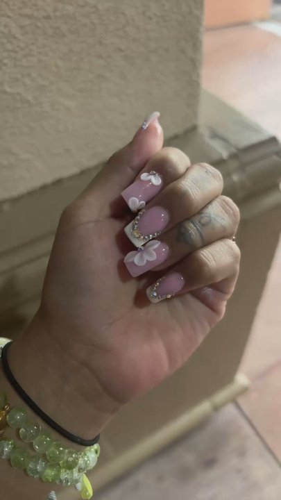 Art nails - Nail Salons Near Me - Santa Ana, California