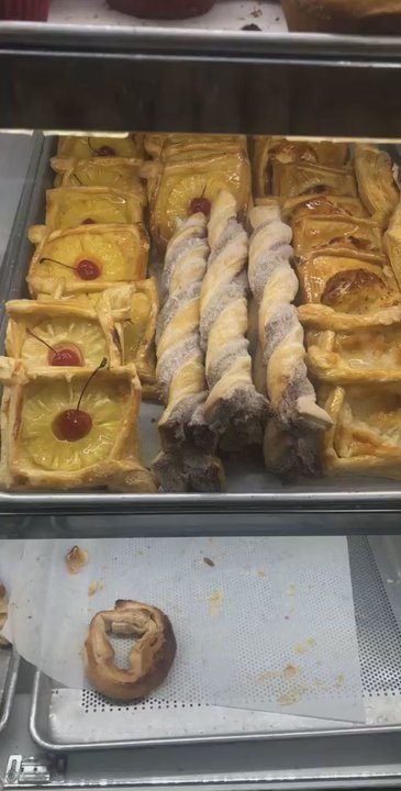 Lecaroz Bakery - Bakeries Near Me - Houston, Texas