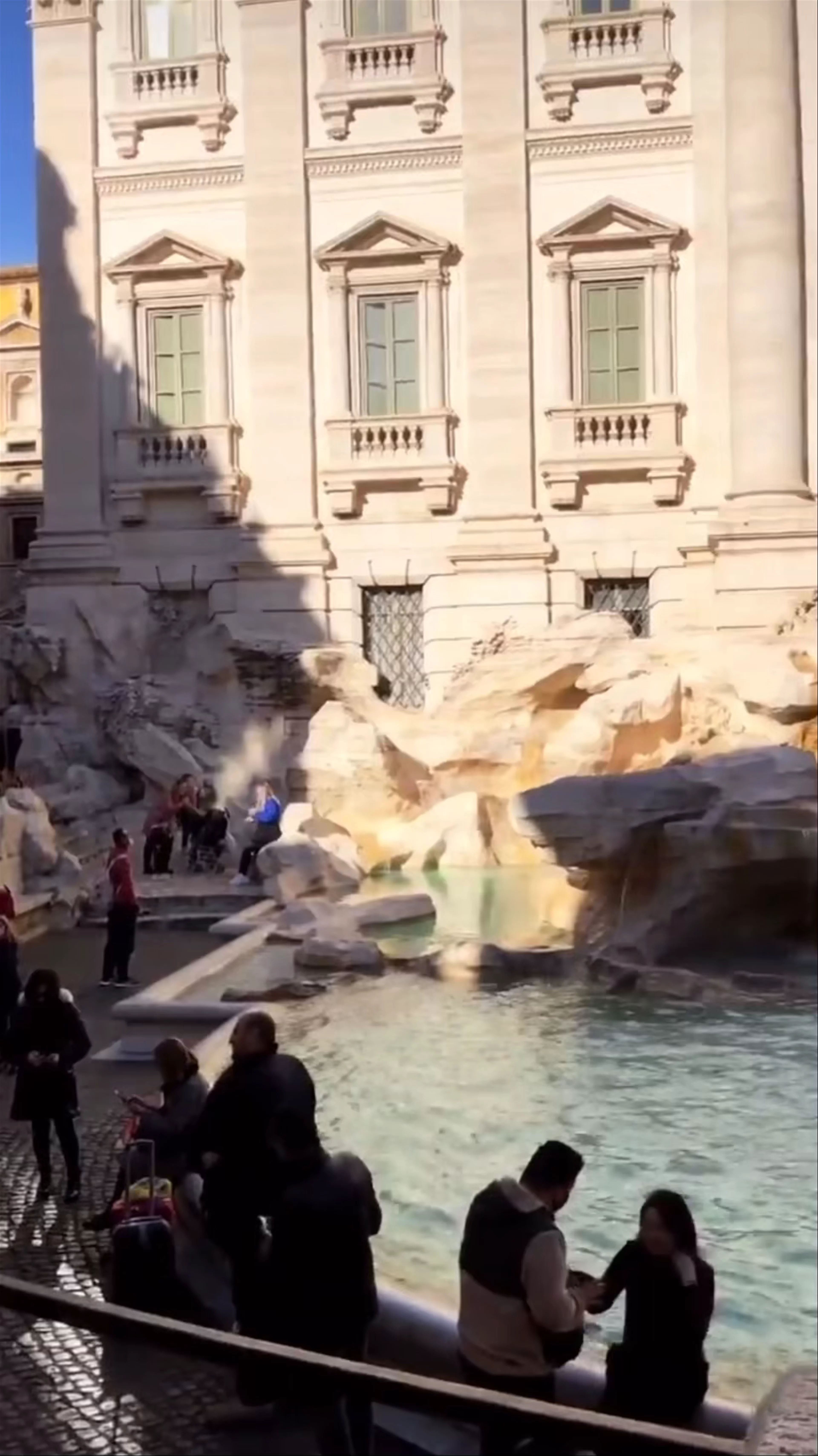 Trevi Fountain, Piazza di Trevi