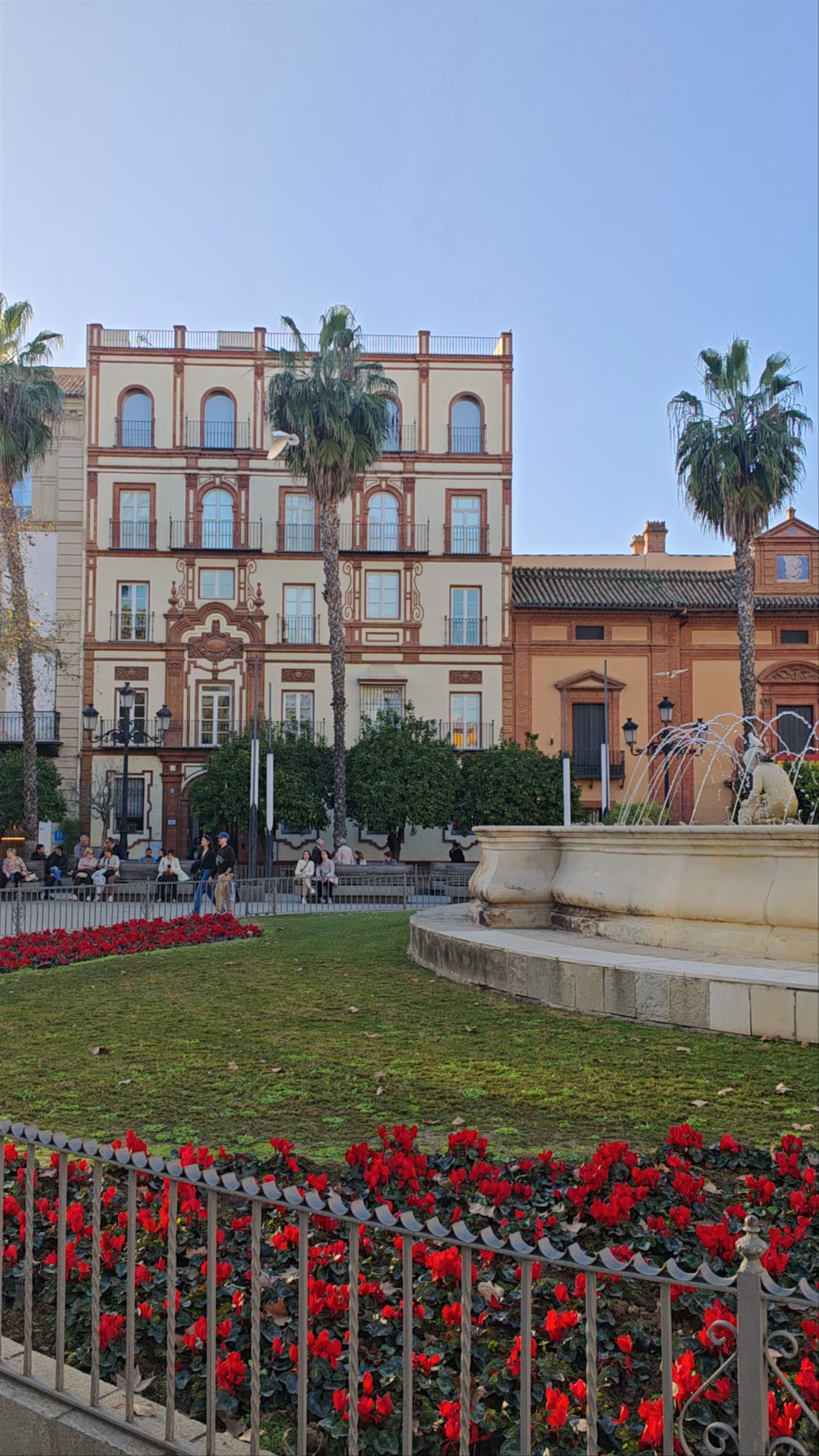 Híspalis Fountain at Puerta de Jerez - Seville's Historic Urban Oasis