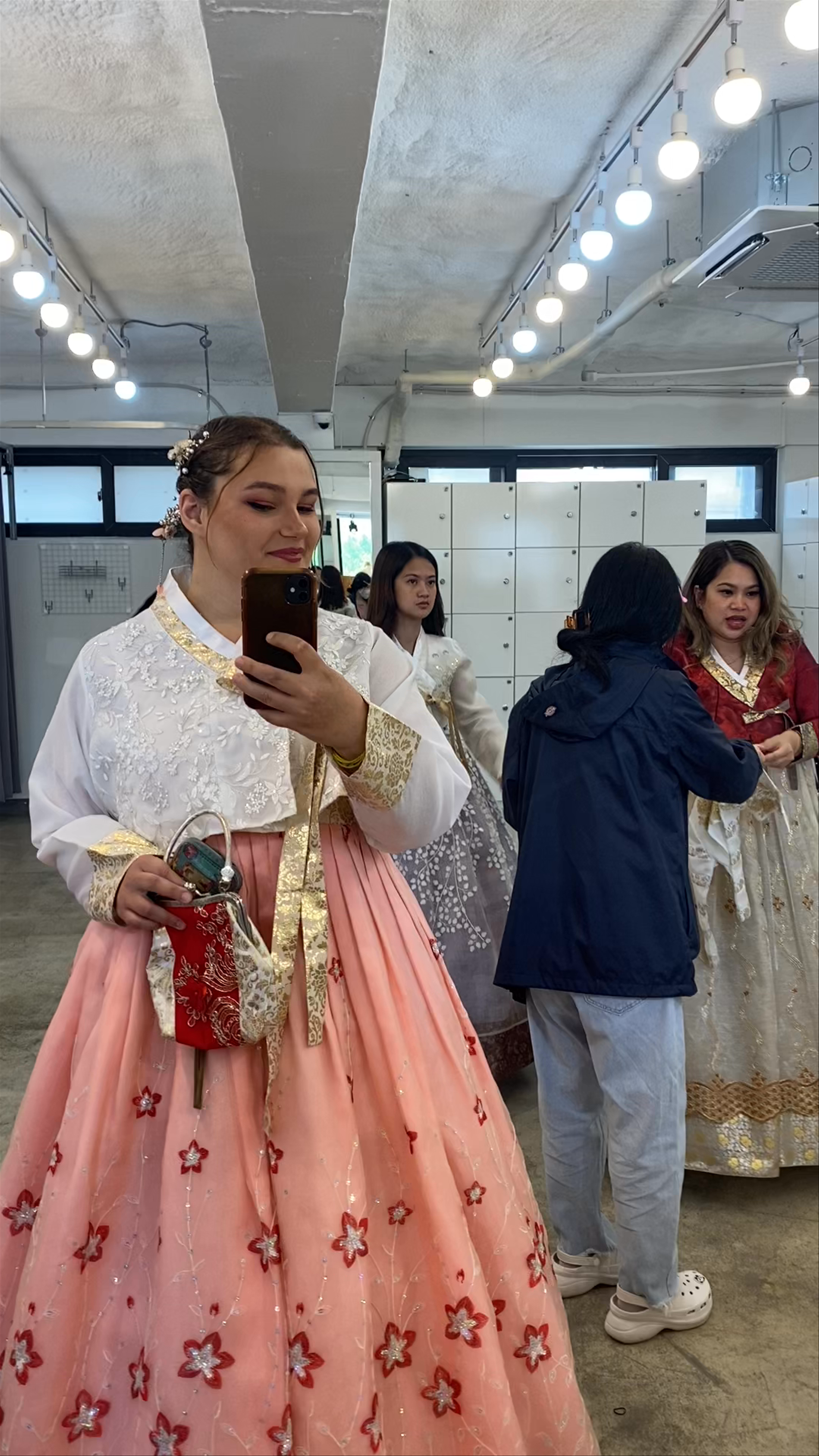 Daehan Hanbok Rental Experience at Gyeongbokgung, Seoul