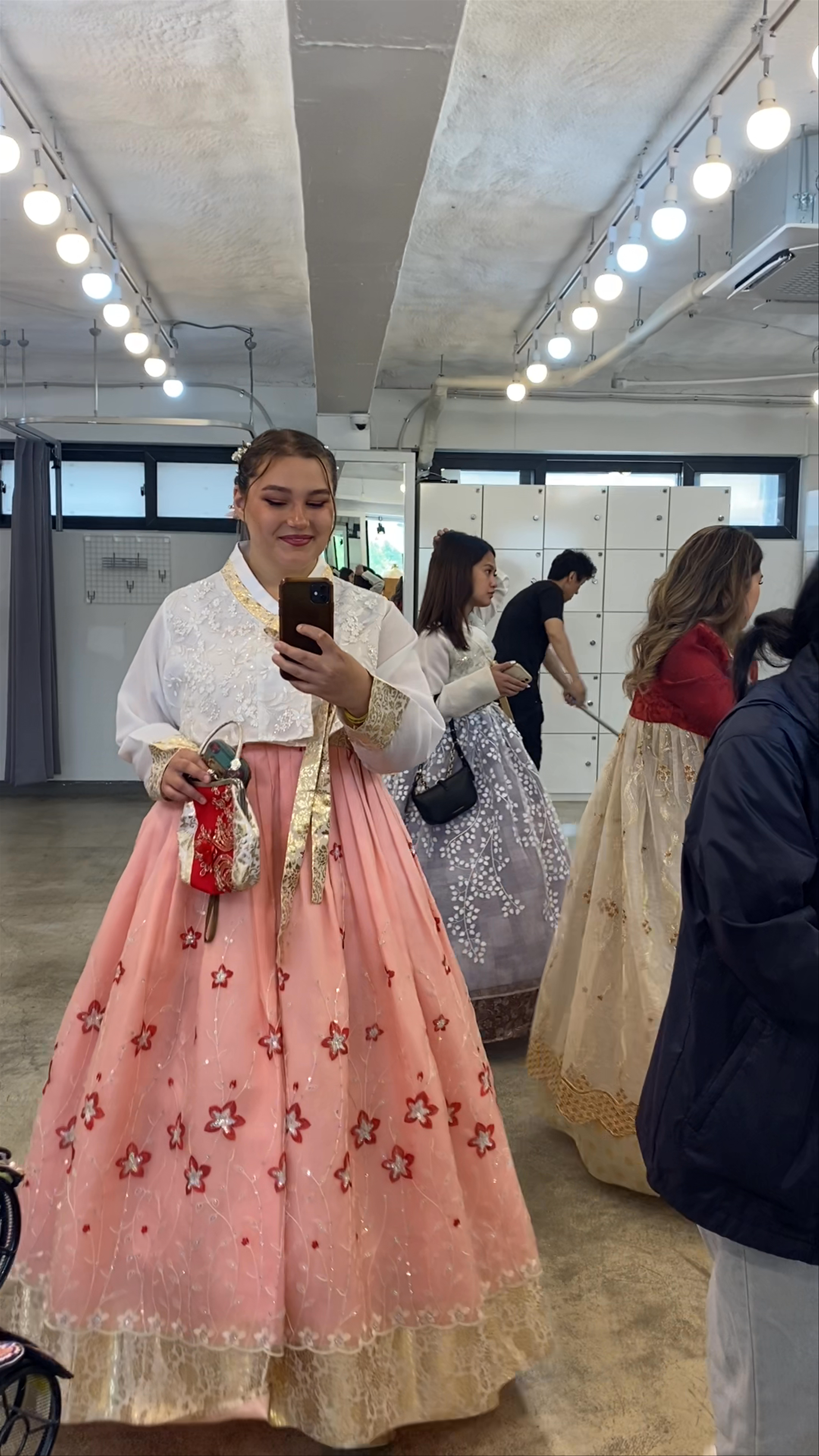 Daehan Hanbok Gyeongbokgung Hanbok Rental