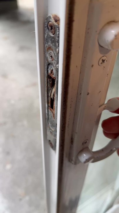 YES Locksmith - Before - Keys & Locksmiths Near Me