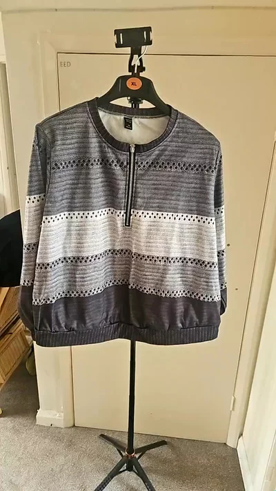Emery Rose Pullover