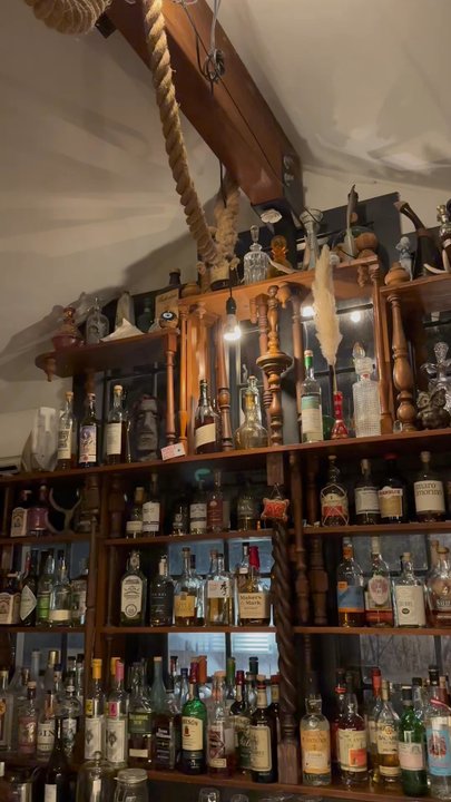 The Barnacle - Bar area - Cocktail Bars Near Me - Eastsound, Washington