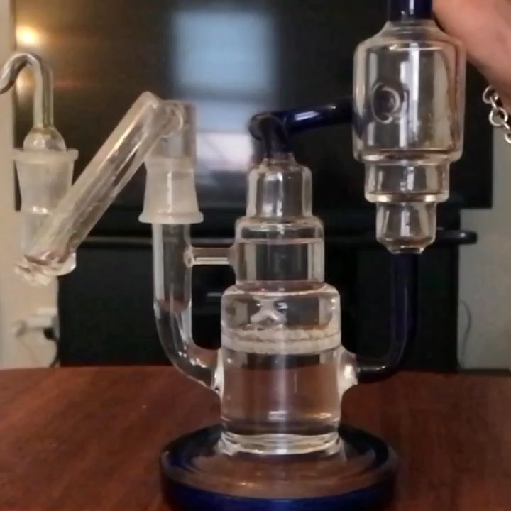 200 tobacco smoke city Video carousel 1 of 1 with ID fLKmb-kRGAnJKOvEe8LTLg for 200 Tobacco