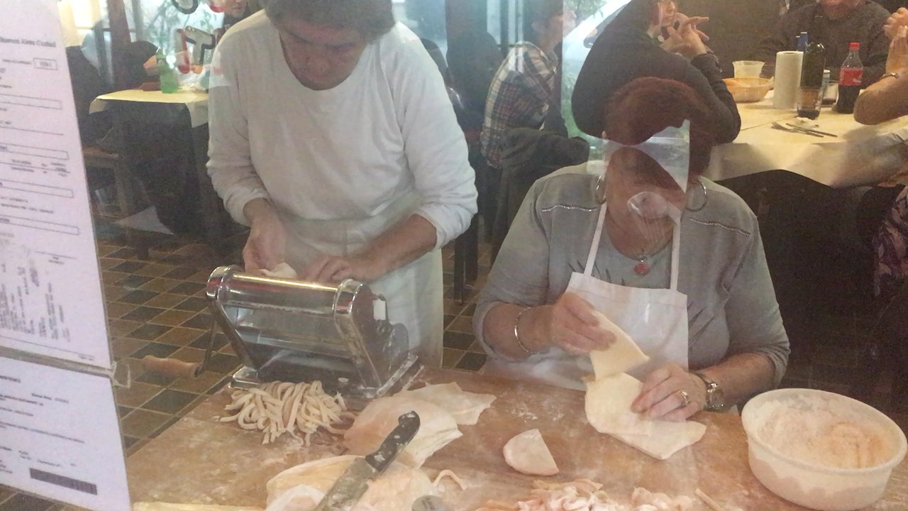 Don Chicho - Haciendo los fideos a la vista - Argentine Near Me - Buenos Aires, C