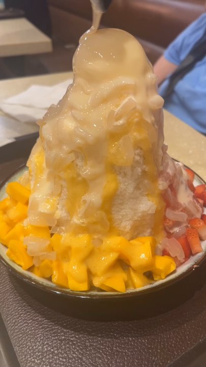 Meet Fresh - Mangoberry Milk Shaved Ice - Desserts Near Me - Plano, Texas