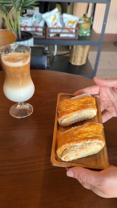 Noor Juice Cafe - Gata (Armenian cookie) and coffee - Juice Bars & Smoothies Near Me - Glendale , California