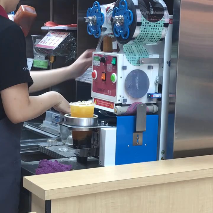 Gong Cha - Sealing bubble tea cup from spilling - Bubble Tea Near Me - Rocky View County, Alberta