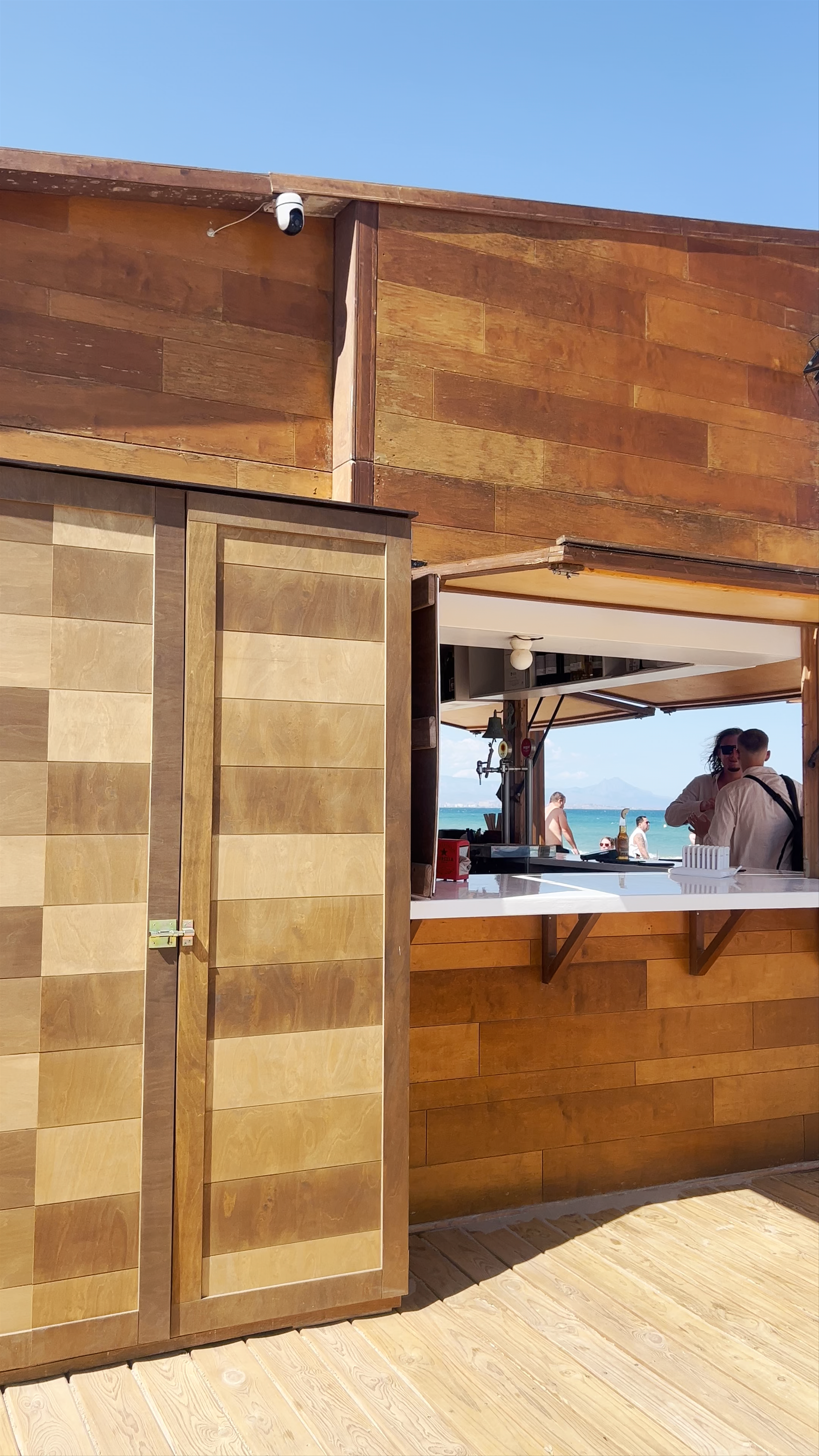 Chiringuito The Blue Monkey Beach Club at Los Arenales del Sol